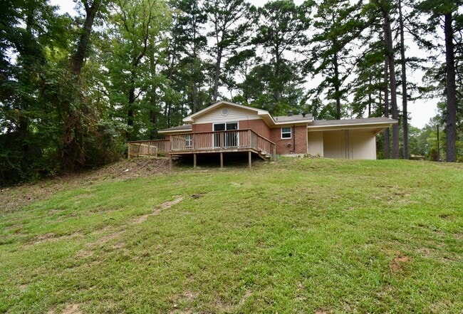 Building Photo - 3 Bed 2 Bath in Ruston!
