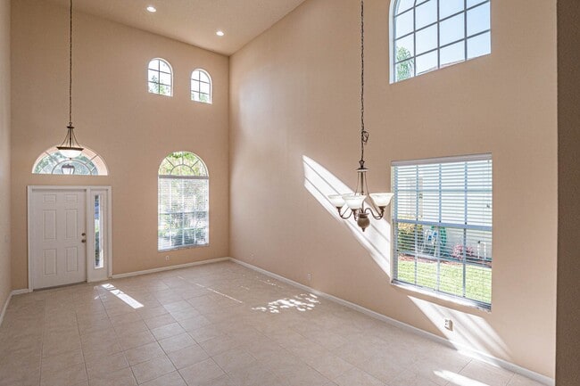 Building Photo - 603 Calamondin Way SW
