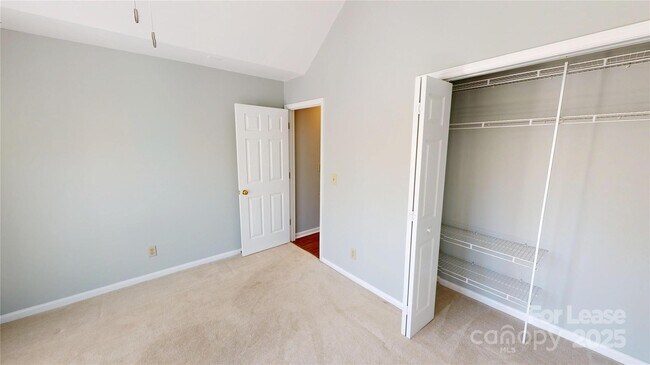 Building Photo - 414 Clarkson Green St