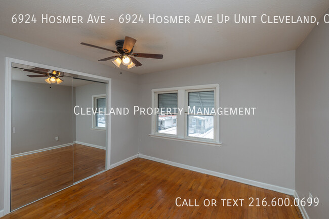 Building Photo - Newly Renovated Cleveland Duplex