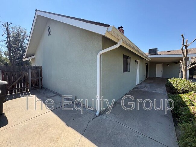 Building Photo - 3702 W Dorothea Ct