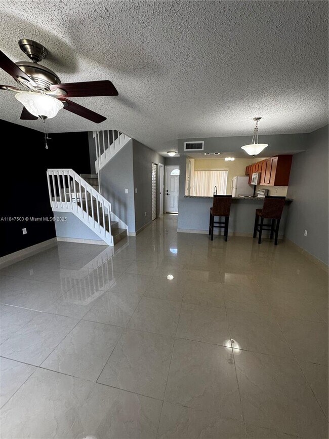 Building Photo - 863 Crystal Lake Dr