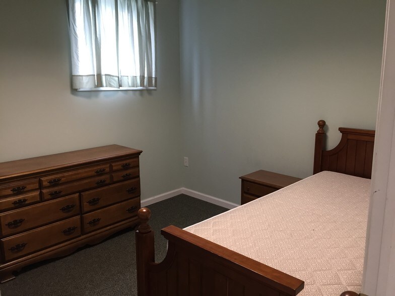 Bedroom 3 - 1440 N Washington Ave