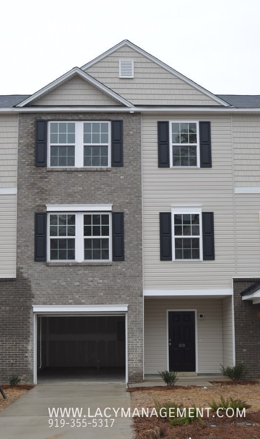Building Photo - 635 Minnestott Way