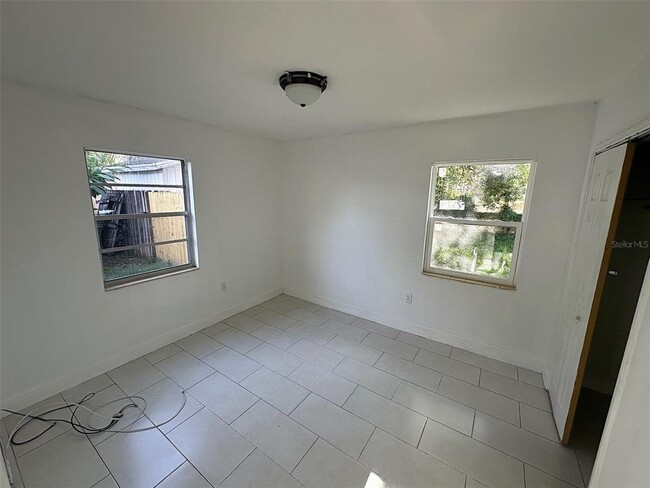 Building Photo - 10510 N Otis Ave
