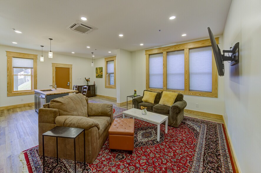 Living Room - 1220 Adams St