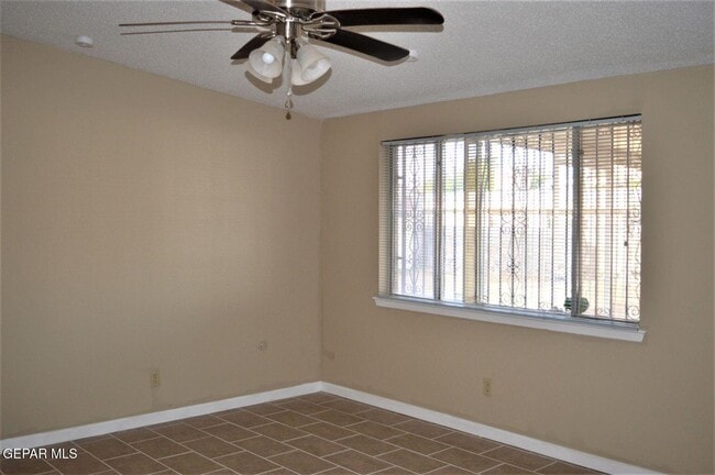 Building Photo - 10416 Lambda Dr