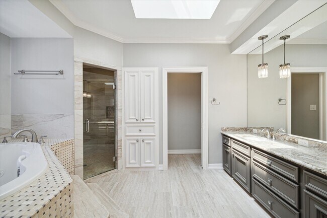 Building Photo - 6433 Sewanee Ave