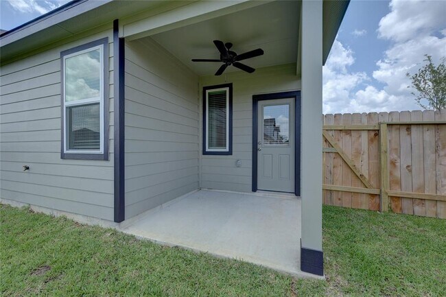 Building Photo - 13856 Goldeye Dr