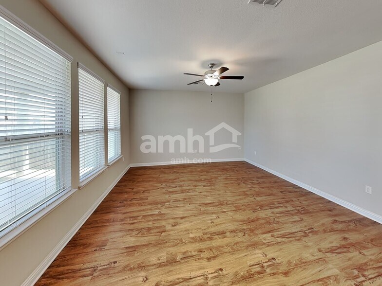 Building Photo - 8106 Cottage Rose Dr