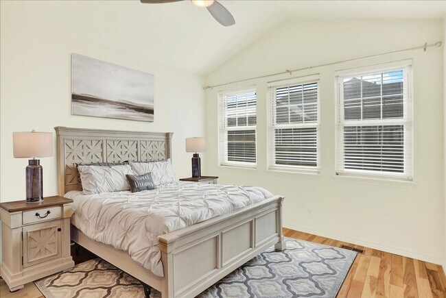 Building Photo - Spacious 3BR Townhome in Littleton
