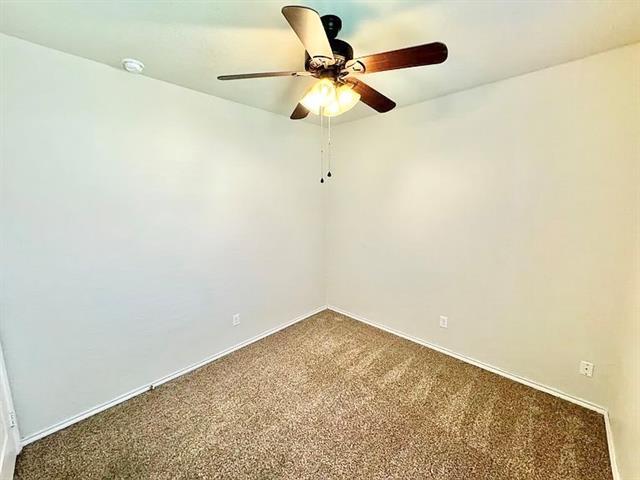 Building Photo - 3020 Tamarack Ln