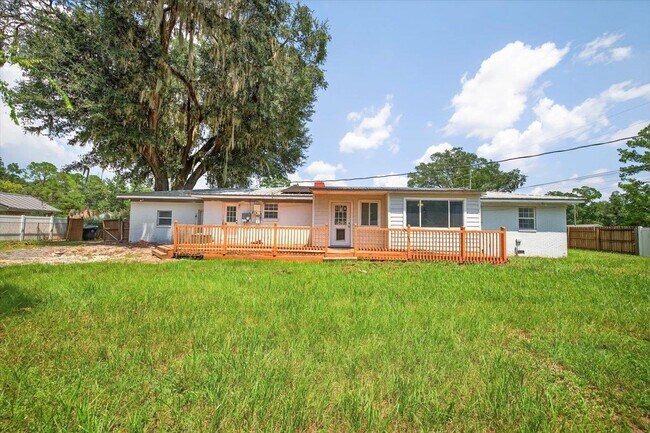 Building Photo - 4214 Woodcrest St