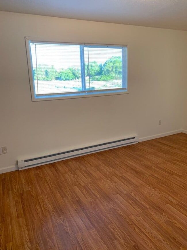Building Photo - 1211 Summers Ln