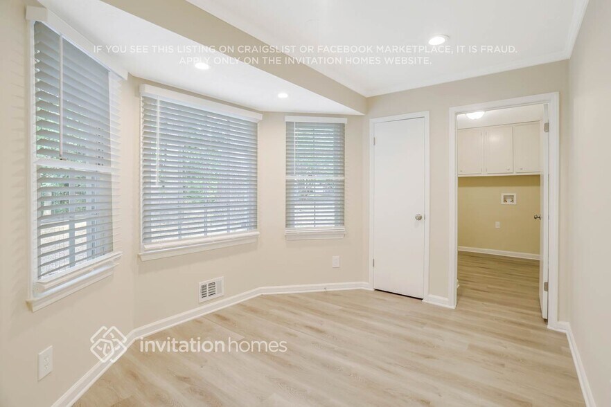 Building Photo - 276 Chambre Ct SW