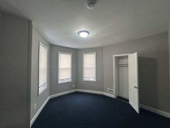 Building Photo - 2 Bedroom Plus Den