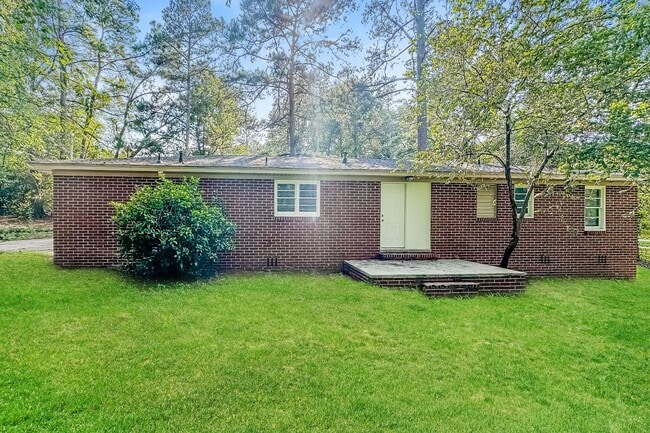 Building Photo - 5434 Lake Dr
