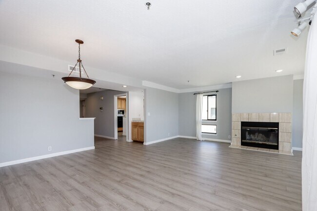 Building Photo - 432 Portofino Dr