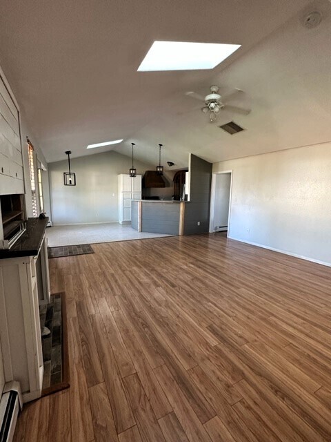 Building Photo - 425 Gold Rush Dr