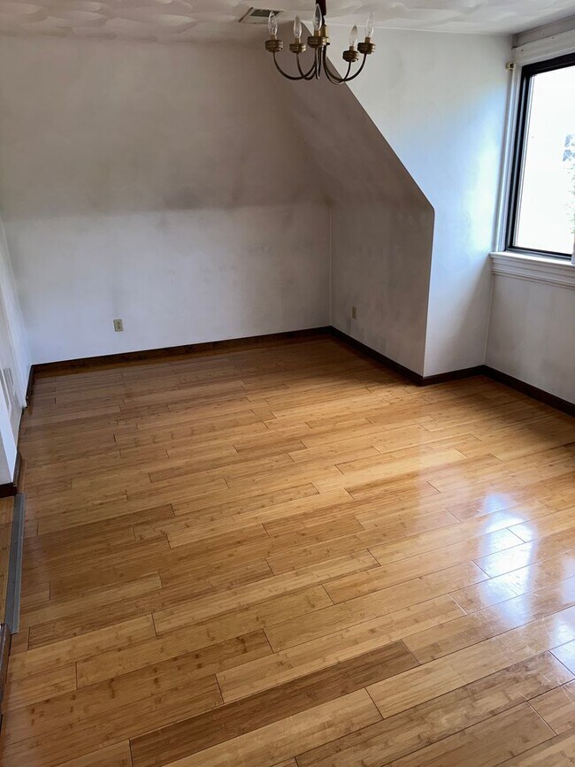 Building Photo - 311 Gross St