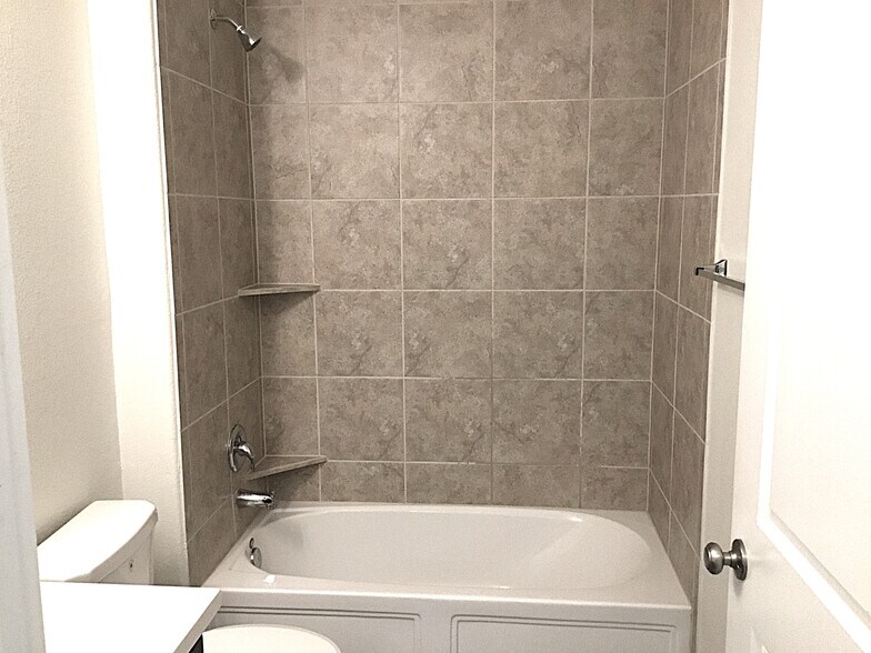 Building Photo - 5728 Southerner Way