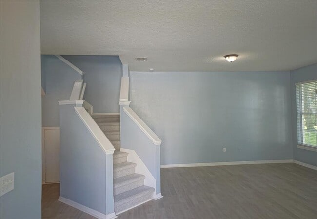 Building Photo - 6760 Eagle Feather Dr