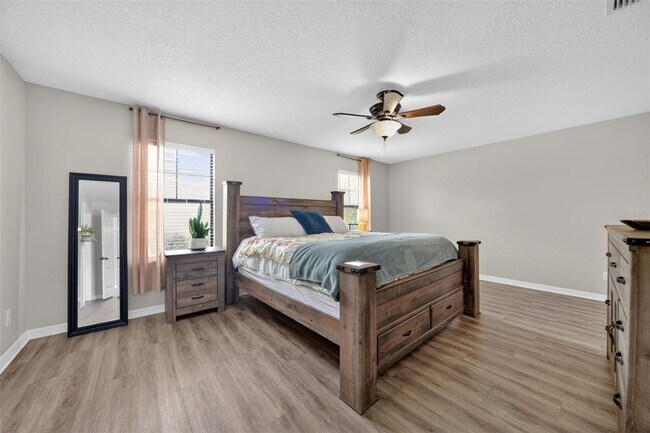 Building Photo - 1973 Fishtail Fern Way