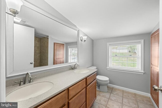 Building Photo - 3 Buttonwood Ave