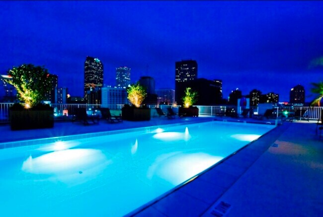 Building Photo - 1201 Canal St