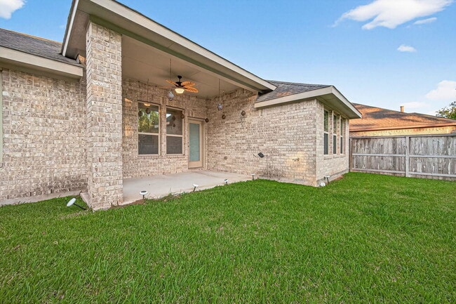 Building Photo - Monarch Crossing, Sienna, TX 77459 - 3 BR 2 BA single-family home
