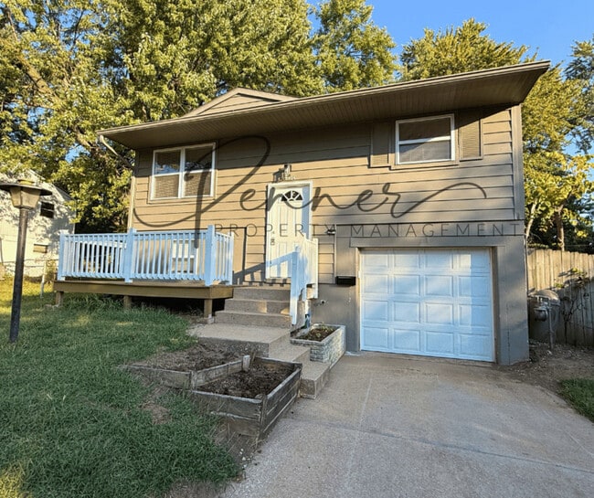 Primary Photo - 18406 Shoshone Dr
