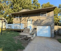 Building Photo - 18406 Shoshone Dr