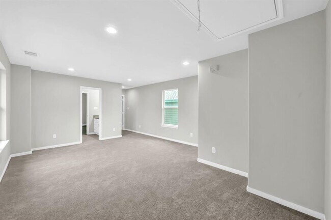 Building Photo - 16693 Meadowcroft St