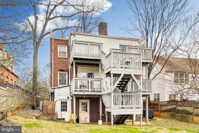 Building Photo - 8414 Flower Ave