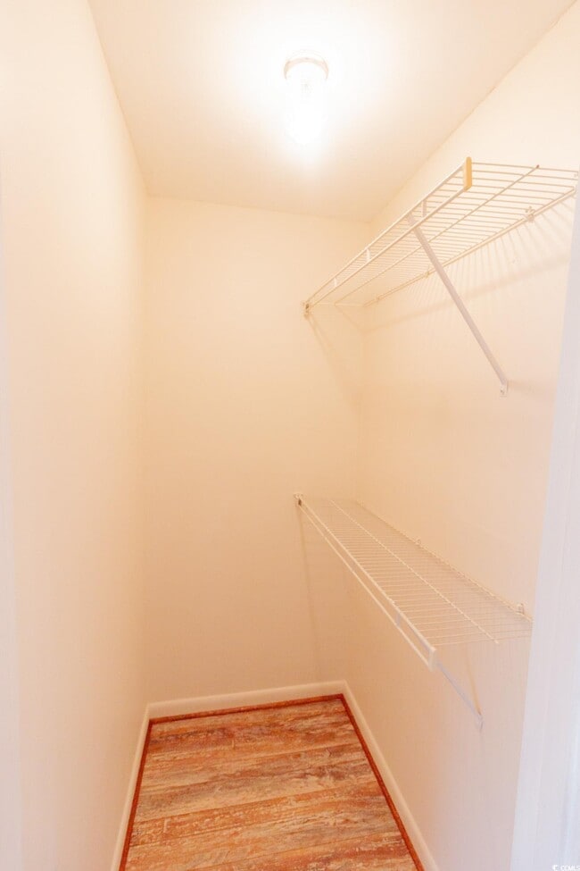 Building Photo - 505 Tree Top Ln