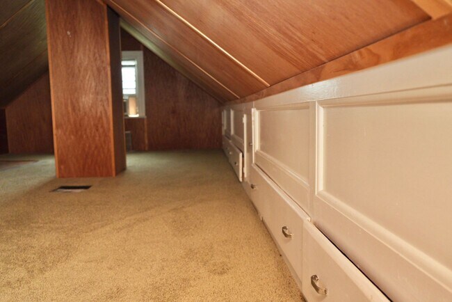 Building Photo - 2321 Fontaine Ave Ext