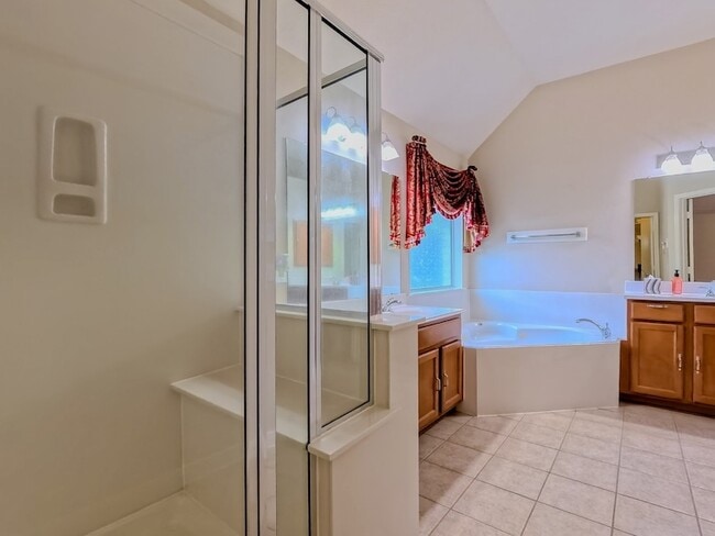 Building Photo - 15811 Sandisfield Ln