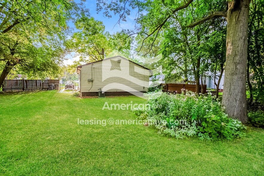 Building Photo - 1957 S Christine St