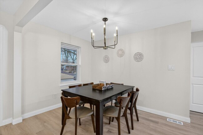 Building Photo - 3831 Brown Rd