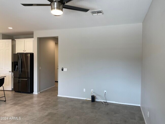 Building Photo - 16607 W Mescal St