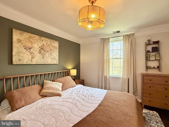 Building Photo - 4628 36th St S