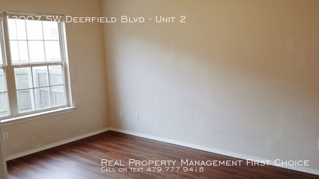 Building Photo - 3/2 Duplex for Rent in Bentonville!