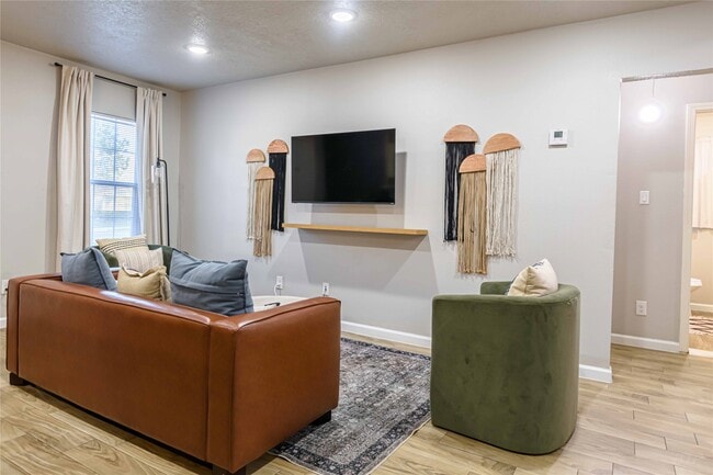 Building Photo - 3818 Blodgett St