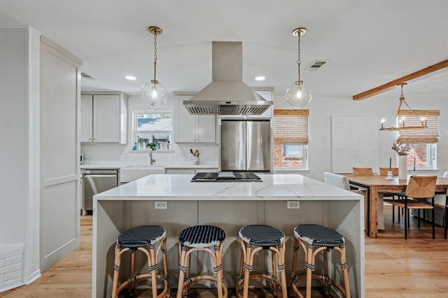 Building Photo - 10642 Mapleridge Dr