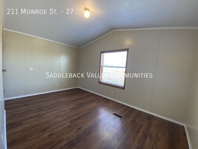 Building Photo - 211 Monroe St