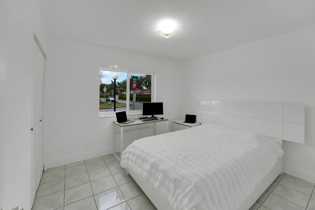 Building Photo - 17255 NW 72nd Ct