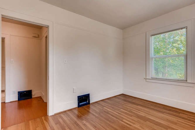 Building Photo - 5134 SE Hawthorne Blvd