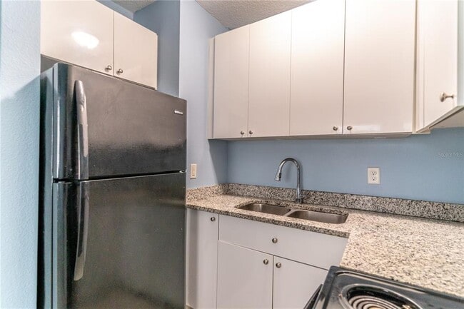 Building Photo - 1207 Cypress St