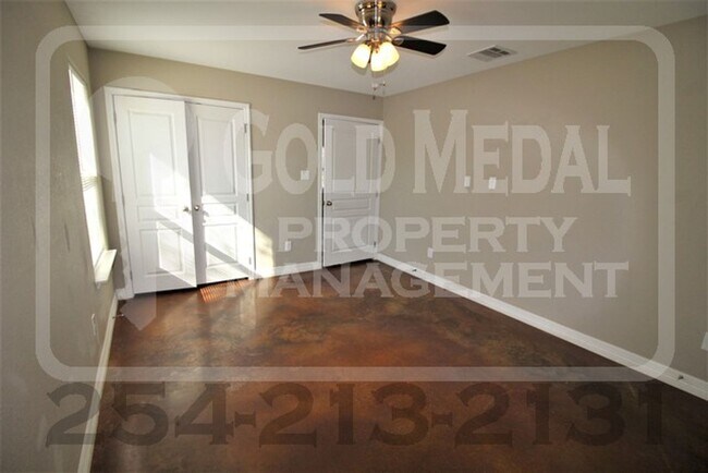 Building Photo - 1017 S 9th St