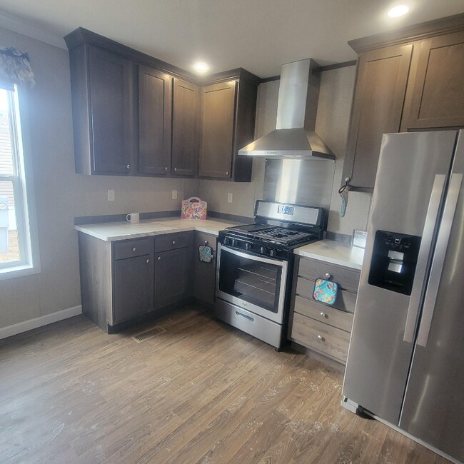 Building Photo - 209 Golfview Ct
